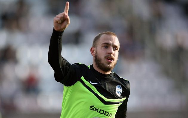 Mladoboleslavský záložník Jiří Skalák oslavuje první gól v úvodním osmifinálovém duelu Poháru FAČR proti Viktorii Žižkov.