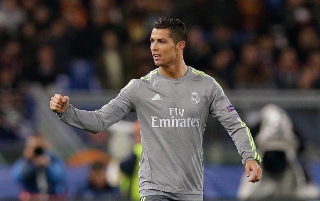 Cristiano Ronaldo z Realu Madrid a jeho gesto radosti po gólu proti AS Řím.