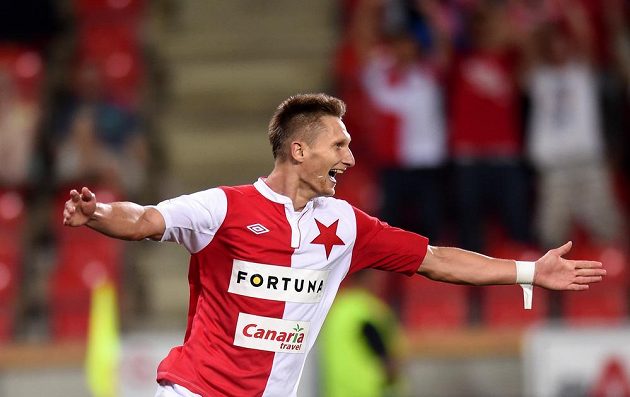Útočník Slavie Praha Milan Škoda se raduje ze své druhé branky proti Liberci.