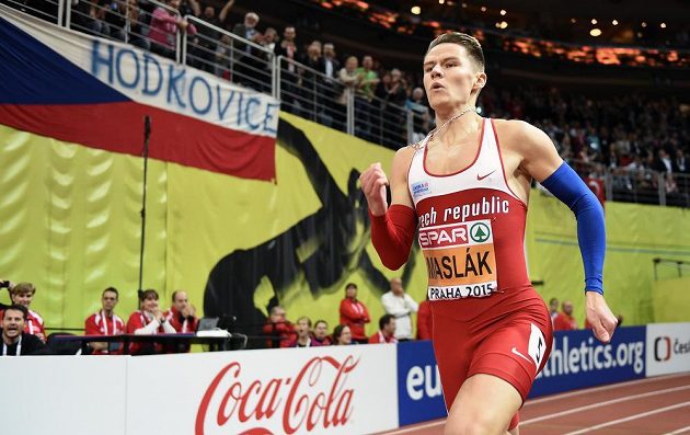 Český atlet Pavel Maslák během zlatého závodu na halovém mistrovství Evropy v atletice.