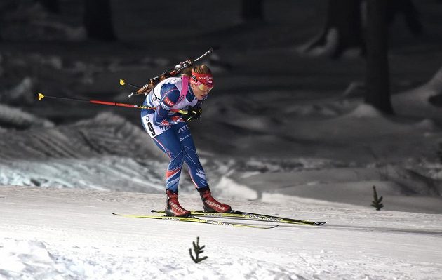 Gabriela Soukalová během závodu smíšených štafet při SP v Novém Městě na Moravě.