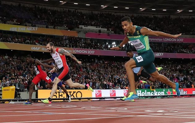 Turecký sprinter Ramil Gulijev vyhrál nečekaně běh na 200 metrů na atletickém MS v Londýně.
