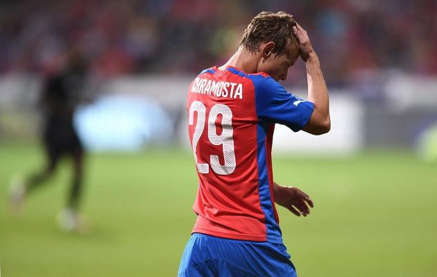 Plzeňský útočník Jan Chramosta během utkání 3. předkola Evropské ligy s Ploještí.