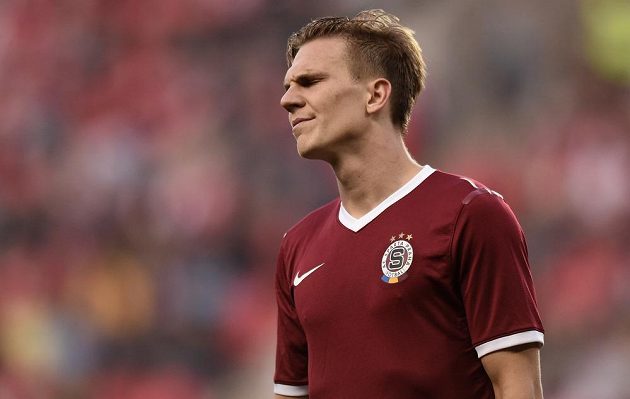 Záložník pražské Sparty Bořek Dočkal během utkání 9. kola Synot ligy se Slavií.