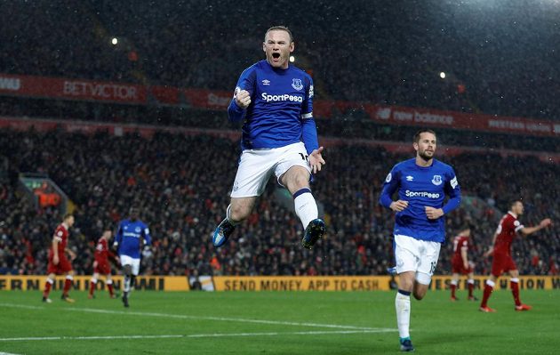 Wayne Rooney z Evertonu byl po proměněné penaltě v derby s Liverpoolem v sedmém nebi.