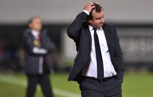 Pavel Vrba sice říkal, že s hrou reprezentace je do jisté míry spokojen, ale při zápase dával najevo rozpaky.