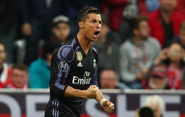 Cristiano Ronaldo z Realu Madrid se raduje z vyrovnávací branky proti Bayernu.