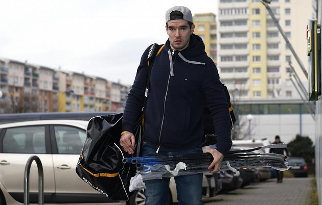 Na sraz české hokejové reprezentace před turnajem Channel One Cup dorazil i Michal Birner.