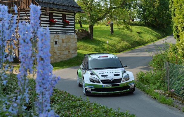 Jan Kopecký se Škodou Fabia S2000 na trati Bohemia rallye 2013.