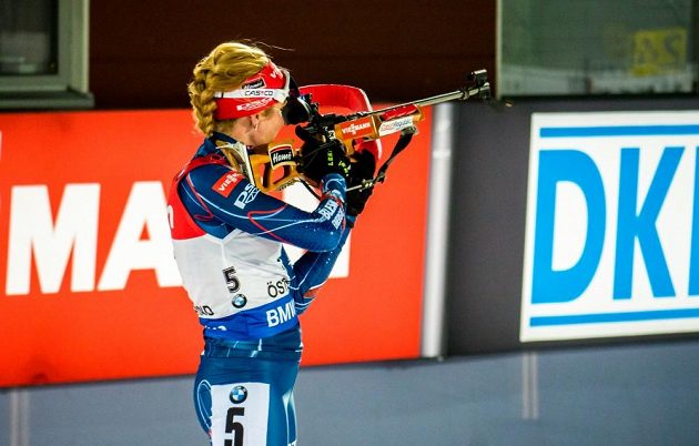 Česká biatlonistka Gabriela Soukalová během vytrvalostního závodu v Östersundu.