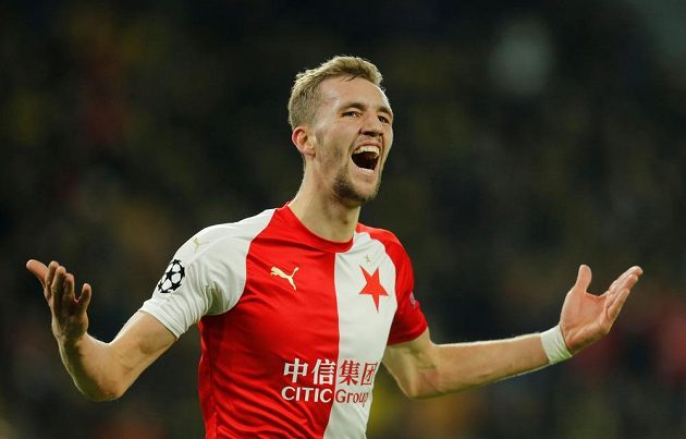 Gól! Slávista Tomáš Souček se raduje poté, co v závěru úvodní půle srovnal stav zápasu Ligy mistrů v Dortmundu na 1:1.