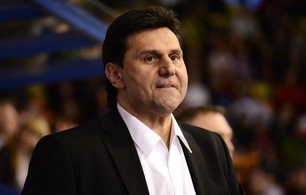 Trenér české hokejové reprezentace Vladimír Růžička během utkání Euro Hockey Challenge s Dánskem.
