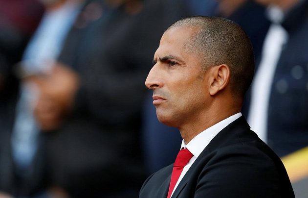 Kouč Rennes Sabri Lamouchi před utkáním s Jabloncem. 