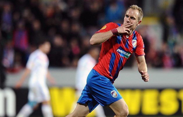 Plzeňský záložník Daniel Kolář oslavuje gól na 1:1 v odvetě osmifinále Evropské ligy proti Lyonu.