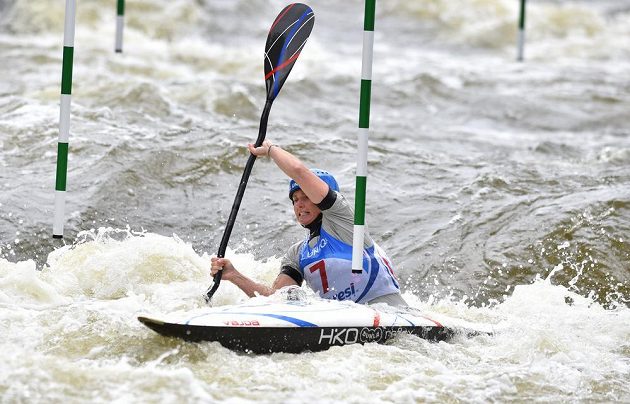 Kajakářka Štěpánka Hilgertová během finálové jízdy Světového poháru ve vodním slalomu v kategorii K1 na trojském kanále v Praze.