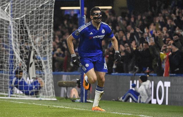 Útočník Chelsea Diego Costy se raduje ze vstřelené branky v zápase 26. kola anglické Premier League proti Newcastlu.