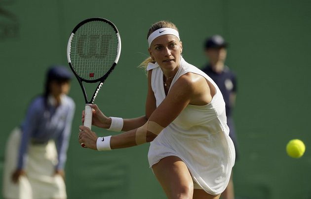 Tenistka Petra Kvitová zvládla po zranění předloktí levé ruky vstup do Wimbledonu.
