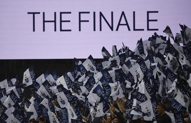 Anglický Tottenham se loučí se stadionem White Hart Lane. V posledním utkání na legendárním stánku vyhráli domácí nad Manchesterem United.