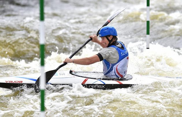 Kajakářka Štěpánka Hilgertová během finálové jízdy Světového poháru ve vodním slalomu v kategorii K1 na trojském kanále v Praze.