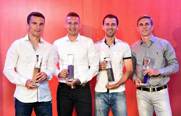 Fotbalisté Sparty Praha (zleva): David Lafata (nejlepší útočník), Pavel Kadeřábek (nejlepší obránce), Josef Hušbauer (nejlepší záložník) a Bořek Dočkal (neužitečnější hráč) během v rámci vyhlášení novinářské ankety Zlatý míč 2014.