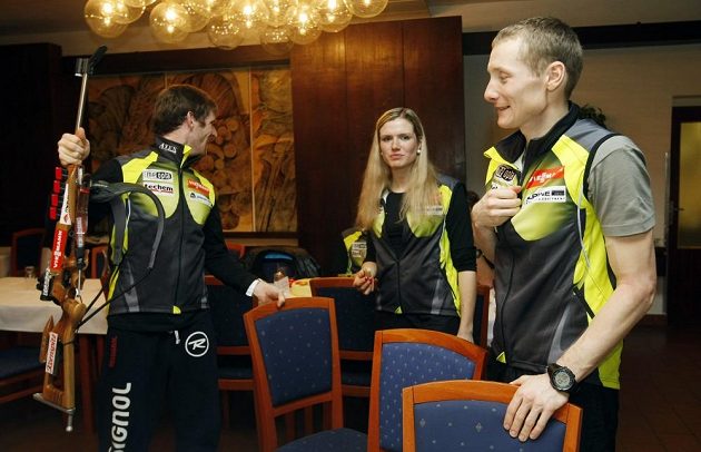 Čeští Michal Šlesingr, Gabriela Soukalová, Ondřej Moravec při setkání s novináři v Novém městě na Moravě během MS.