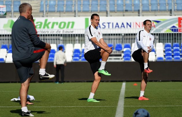 Sparťané Ondřej Švejdík (uprostřed) a Marek Matějovský se chystali na Zwolle.