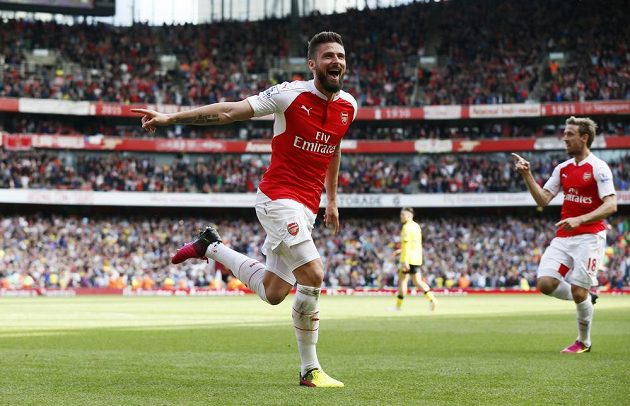 Útočník Arsenalu Olivier Giroud zaznamenal v závěrečném kole Premier League proti Villans hattrick.