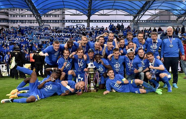Fotbalisté Slovanu Liberec oslavují vítězství ve finále Poháru FAČR proti Jablonci.