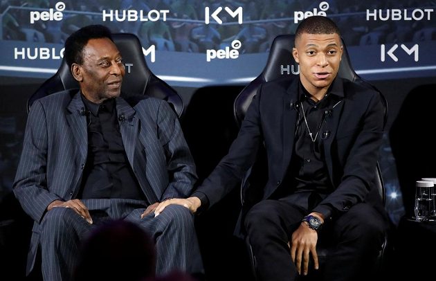 Legendární Brazilec Pelé se sešel s talentovaným francouzským reprezentantem Kylianem Mbappém.