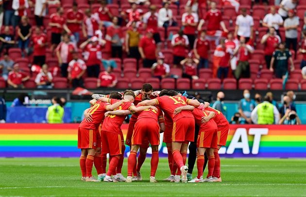 Fotbalisté Walesu v Johan Cruijff Areně v Amsterdamu před osmifinále EURO s Dánskem.
