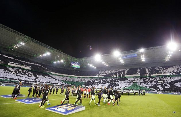 Choreo fanoušků Mönchengladbachu před utkáním Ligy mistrů proti Manchesteru City.
