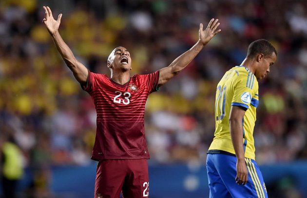 Portugalský záložník Joao Mário během finále mistrovství Evropy hráčů do 21 let se Švédskem.