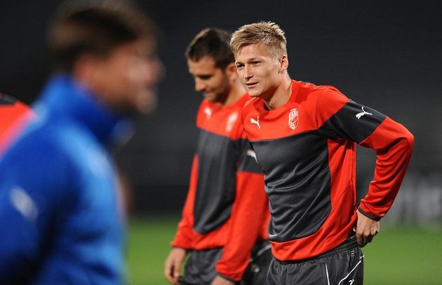 Obránce Viktorie Plzeň Václav Procházka (vpravo) na předzápasovém tréninku před úvodním zápasem osmifinále Evropské ligy s Lyonem.