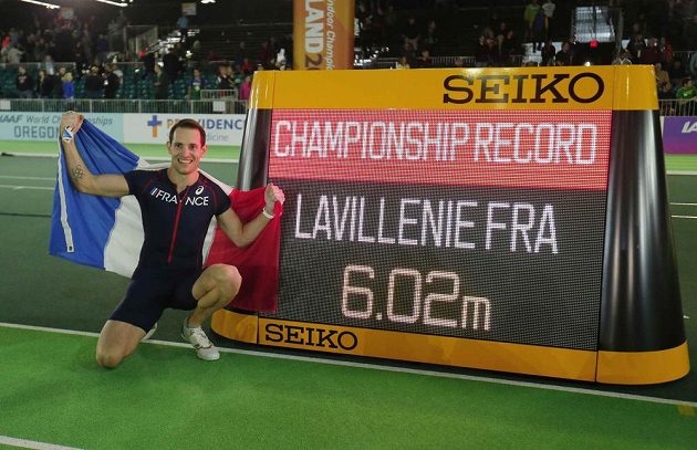 Francouzský tyčkař Renaud Lavillenie překonal na halovém mistrovství světa v Portlandu laťku ve výšce 602 cm a získal zlatou medaili.