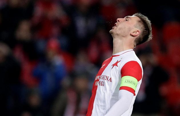 Slávista Jaromír Zmrhal poté, co ve druhé půli utkání s Astanou promarnil šanci na vyrovnání.