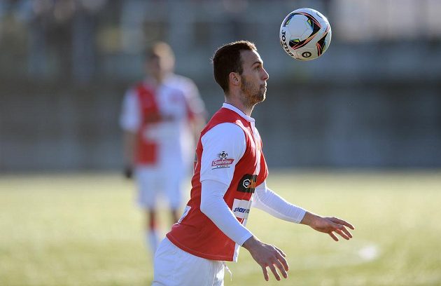 Nová posila Slavie Praha Jan Vošahlík během utkání zimní Tipsport ligy s Duklou.