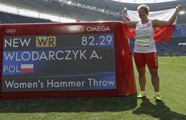 Polka Anita Wlodarczyková ozdobila olympijské finále kladivářek světovým rekordem.