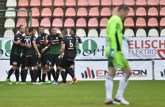 Hráči Příbrami se radují v duelu s Teplicemi z vůbec prvního ligového gólu v sezóně.