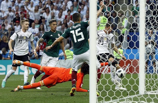 Mexický brankář Guillermo Ochoa na mistrovství světa vychytal v duelu s Německem čisté konto. Předvedl řadu výborných zákroků.