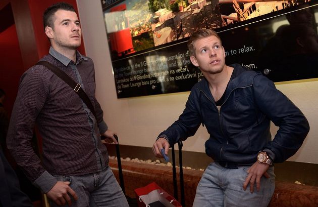 Daniel Pudil (vlevo) a Matěj Vydra na srazu české fotbalové reprezentace před utkáním s Norskem.