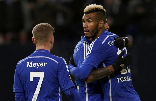 Zprava střelec Maxim Choupo-Moting, Dennis Aogo a Max Meyer se radují z výhry Schalke 04 nad Nikósií.