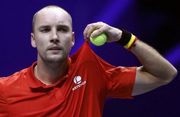 Steve Darcis mohl navýšit vedení Belgie, ale ve druhé páteční dvouhře prohrál s Jo-Wilfriedem Tsongou