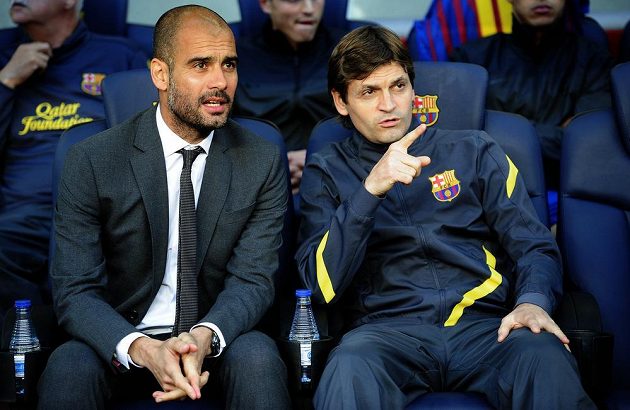 Ještě před dvěma lety spolu Pep Guardiola (vlevo) a Tito Vilanova seděli na lavičce fotbalistů Barcelony.