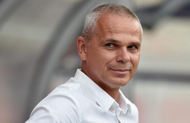 Sparťanský kouč Vítězslav Lavička během úvodního duelu druhého předkola Ligy mistrů s Levadií Tallinn.