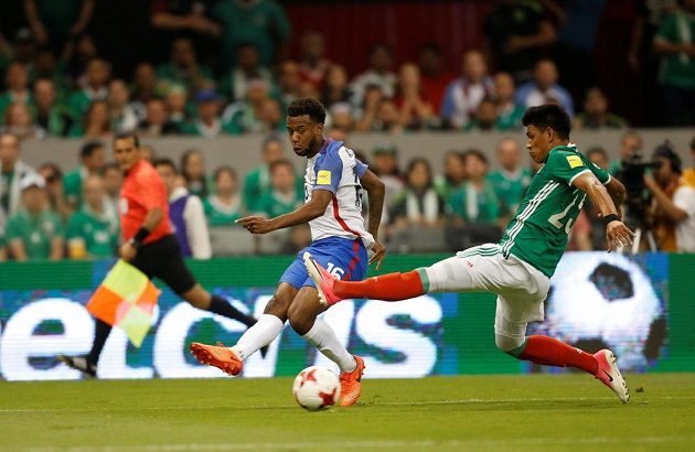 Fotbalisté USA vybojovali bod v utkání kvalifikace mistrovství světa proti domácímu Mexiku.