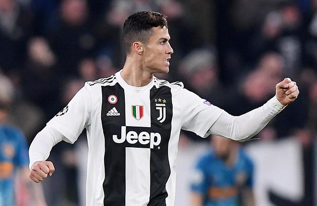 Cristiano Ronaldo se raduje z vedoucího gólu Juventusu proti Atlétiku Madrid.