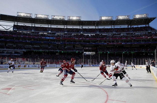 Celkový pohled na dějiště Winter Classic 2015, souboje mezi Washingtonem a Chicagem.