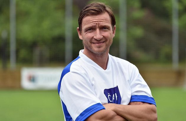 Vladimír Šmicer během tréninku v rámci kempu České asociace fotbalových hráčů pro profesionální fotbalisty.