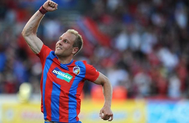 Plzeňský záložník Daniel Kolář oslavuje druhý gól během 2. předkola Ligy mistrů proti Željezničaru Sarajevo.