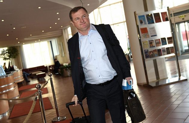 Trenér Pavel Vrba během srazu české fotbalové reprezentace před kvalifikačním utkáním ME 2016 s Lotyšskem.